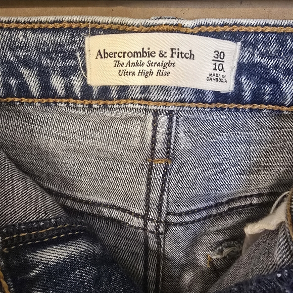 Abercrombie & Fitch Ultra High Rise Ankle Jeans - Picture 4 of 4